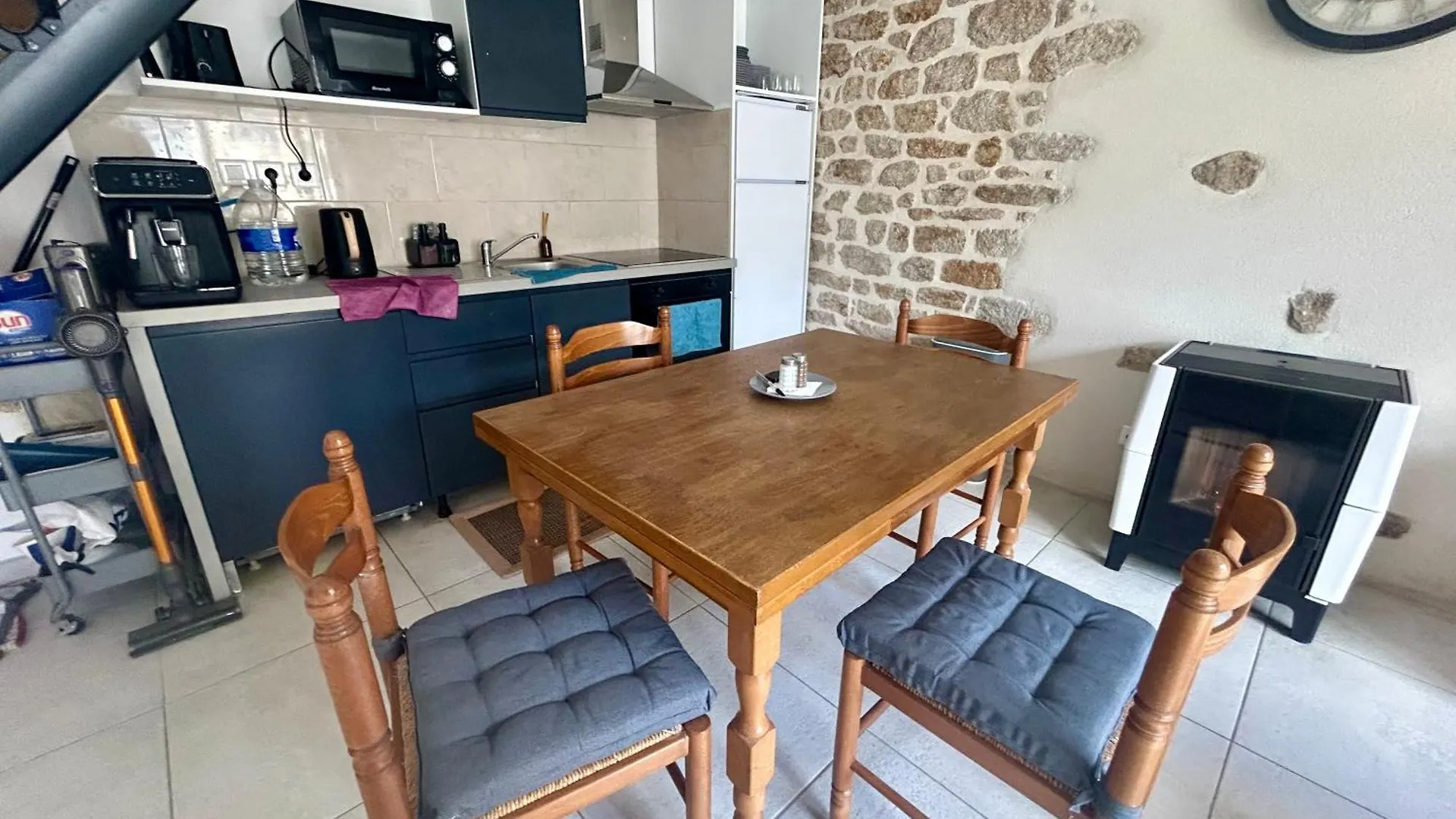 Logement Therapie Bien-Etre Pont-lʼAbbé 0*,